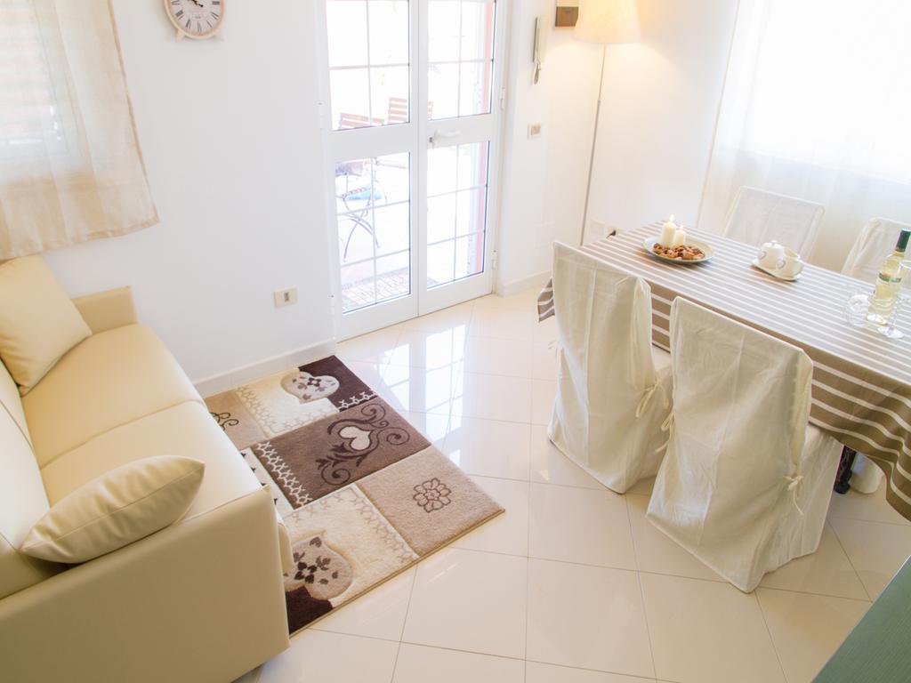 Gelso Bianco Apartments Campofelice Di Roccella Eksteriør bilde