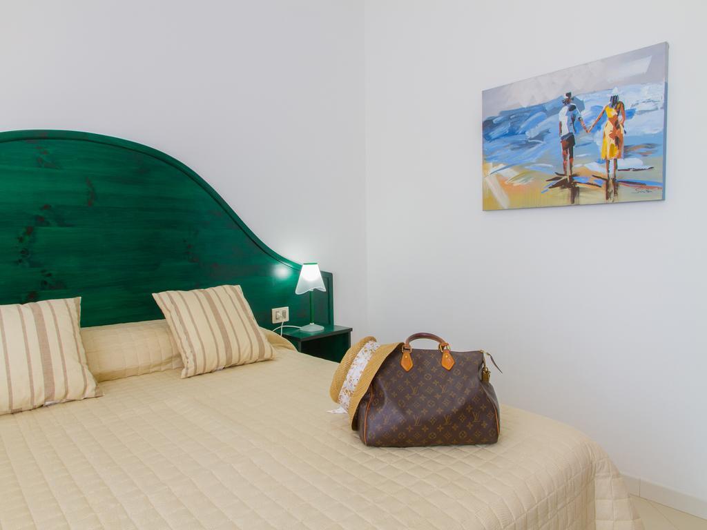 Gelso Bianco Apartments Campofelice Di Roccella Eksteriør bilde