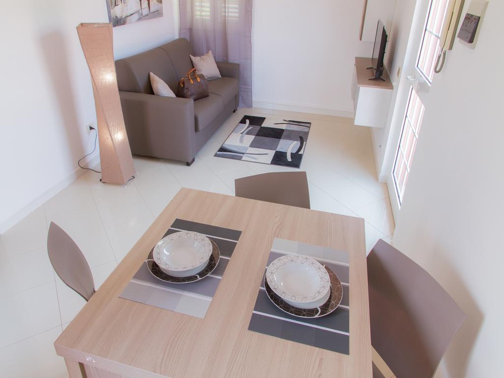 Gelso Bianco Apartments Campofelice Di Roccella Eksteriør bilde