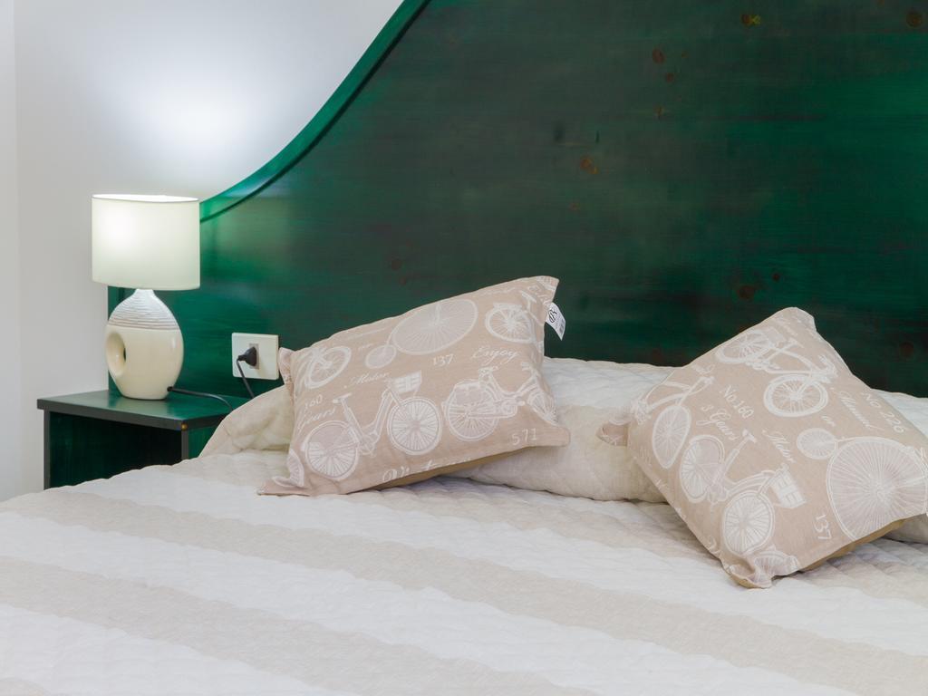 Gelso Bianco Apartments Campofelice Di Roccella Eksteriør bilde