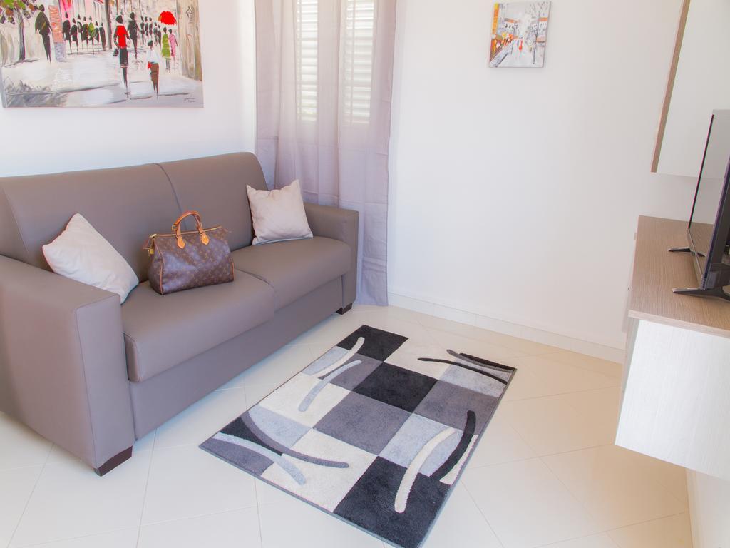 Gelso Bianco Apartments Campofelice Di Roccella Eksteriør bilde