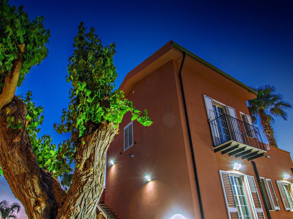Gelso Bianco Apartments Campofelice Di Roccella Eksteriør bilde